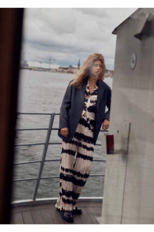 شلوار اکرو فاق نرمال زنانه مانگو 57016031