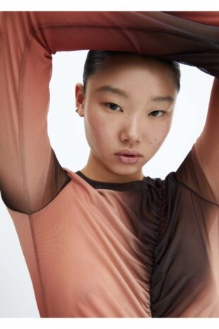 تی شرت قهوه ای زنانه مانگو 57035812