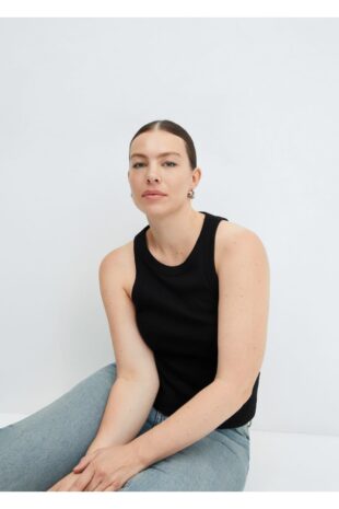 تی شرت منگو سیاه زنانه مانگو 67070469