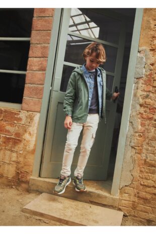 شلوار آبی فاق نرمال پسرانه مانگو 67000670