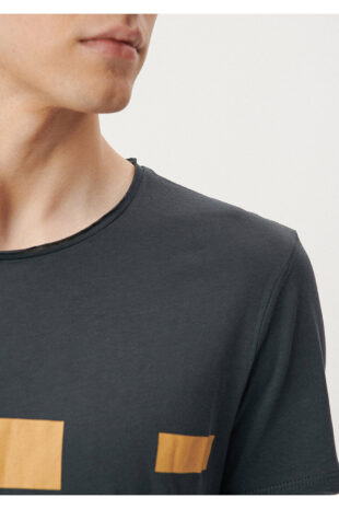 تی شرت سیاه فاق نرمال آستین استاندارد مردانه ماوی | 064759-24393