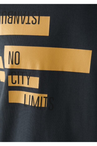 تی شرت سیاه فاق نرمال آستین استاندارد مردانه ماوی | 064759-24393