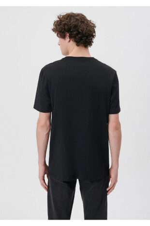 تی شرت سیاه فاق نرمال آستین استاندارد مردانه ماوی | 066483-900