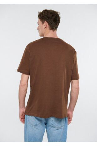 تی شرت قهوه ای فاق نرمال آستین استاندارد مردانه ماوی | 611293