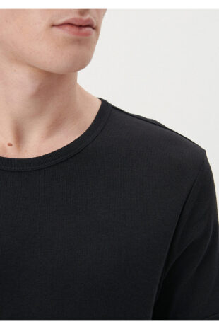 تی شرت سیاه فاق نرمال آستین استاندارد مردانه ماوی | 063747-900