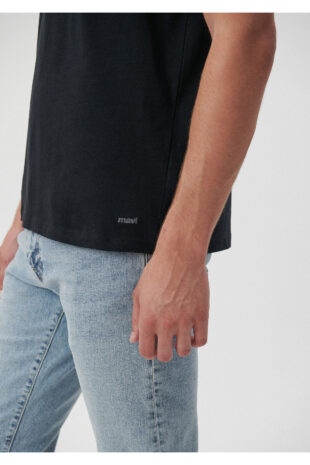 تی شرت سیاه فاق نرمال آستین استاندارد مردانه ماوی | 065574-900