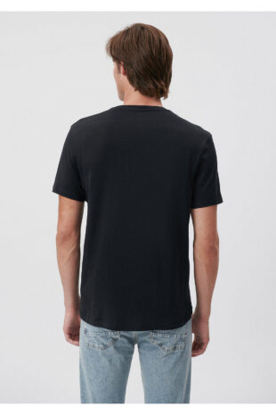 تی شرت سیاه فاق نرمال آستین استاندارد مردانه ماوی | 065586-900