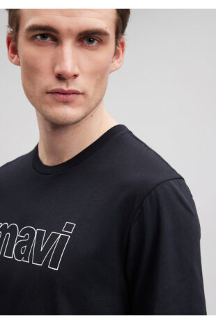 تی شرت سیاه فاق نرمال آستین استاندارد مردانه ماوی | 065781-900