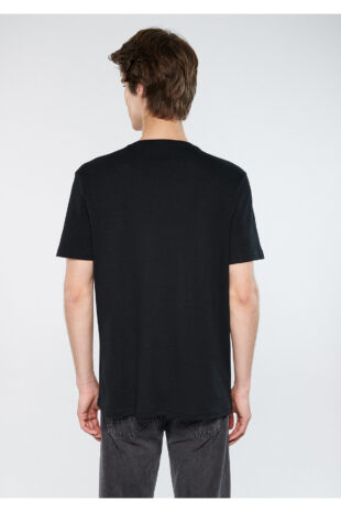 تی شرت سیاه فاق نرمال آستین استاندارد مردانه ماوی | 610360