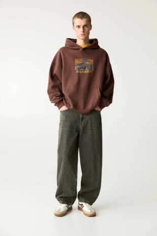 سویشرت قهوه ای آستین بلند مردانه پول اند بیر | 7590930 Pull & Bear